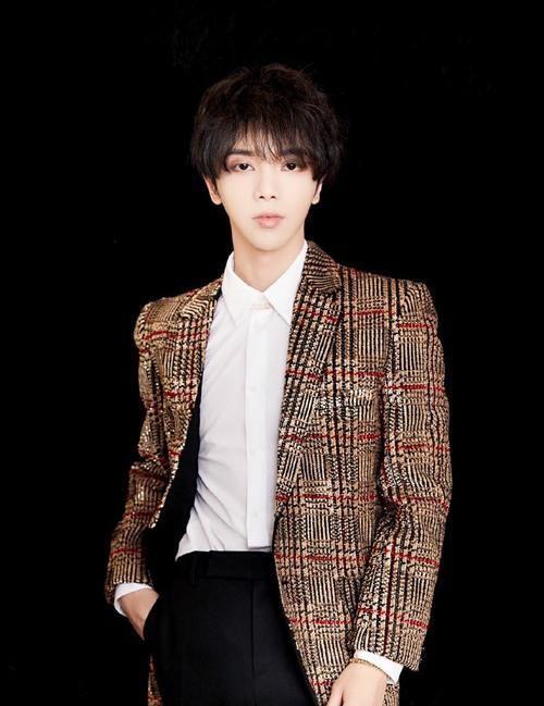 明星爆料唐三镜视频播放,明星爆料背后的视频播放之谜  第1张